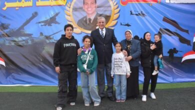 محافظ الغربية تكرم أسرة الشهيد محمد سمير إدريس